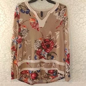 Fashion Queen Top Size Large.